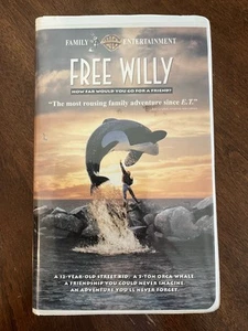 1993 Free Willy VHS Clamshell with Original Inserts - Very Good - Picture 1 of 6