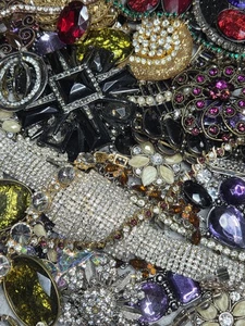 JOB LOT BROKEN BLING RHINESTONE COSTUME JEWELLERY SPARE REPAIR HARVEST CRAFTS - Picture 1 of 4