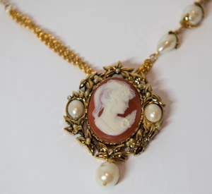 Vintage Kenneth Jay Lane (KJL) for AVON Pin 3' Cameo Brooch Pendant with Chain - Picture 1 of 3