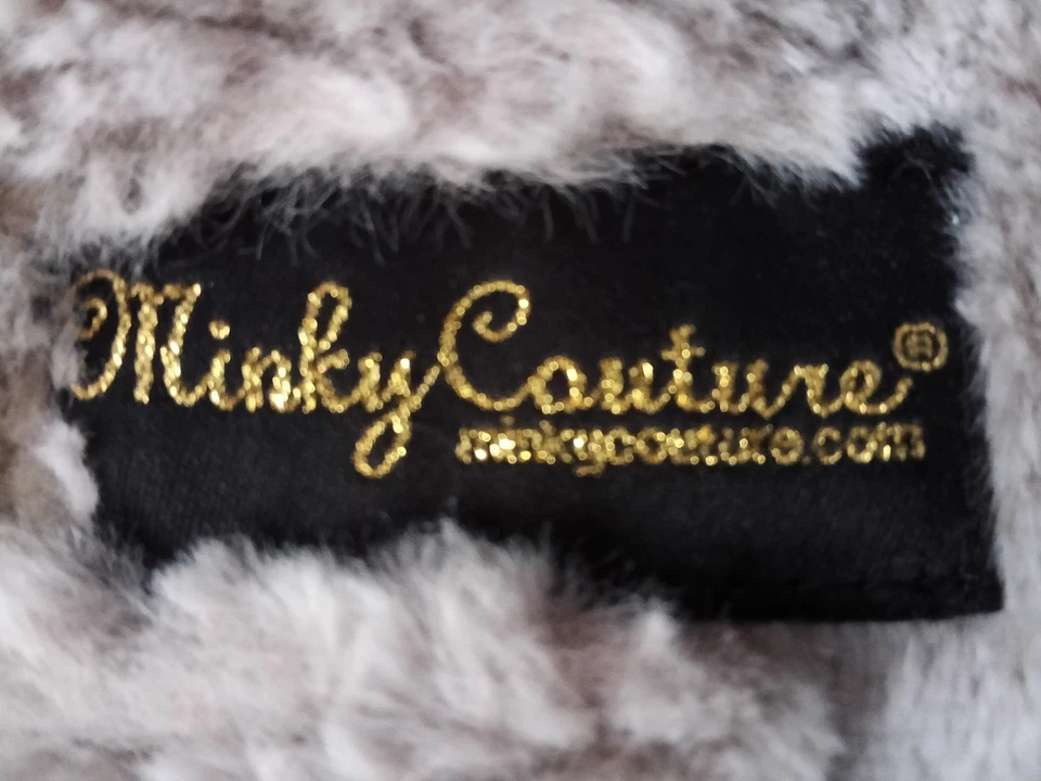 Manta Minky Couture gris suave 5 por 4 pies muy buen estado  Foto 1 de 4