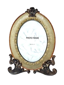 Vintage Inspired Acrylic 5 X 7 Photo Frame Table Top - Picture 1 of 8