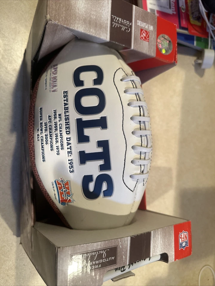 印第安纳波利斯科尔斯全尺寸亲笔签名美式橄榄球,授权,新托尼·贝内特 — 第 1/4 张图片