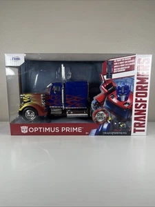 TRANSFORMERS  OPTIMUS PRIME TRUCK 1/24 SCALE DIECAST TRUCK BY JADA - Picture 1 of 5