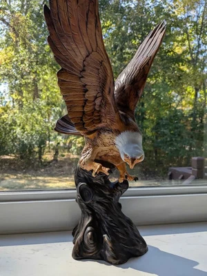 American Bald Eagle On Root Of A Tree Byron Mold B-43 Ceramic Statue 17" - Image 1 of 4