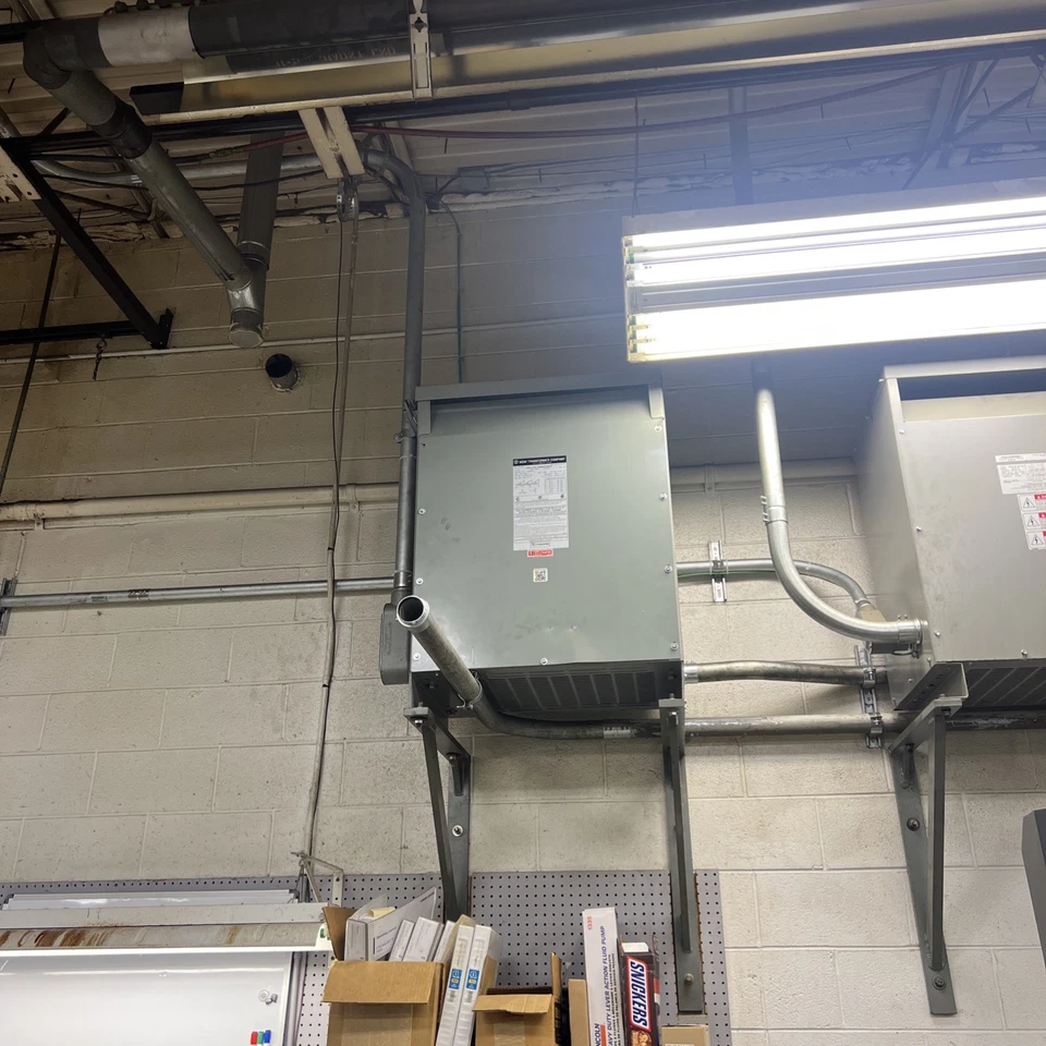 Transformador MGM usado 75 KVA 240 a 208/120 3 ph. Phase Delta  Foto 1 de 1