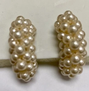 VINTAGE Bridal Faux Pearl Cluster Clip on Earrings Very Nice!!!! - Picture 1 of 9