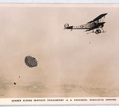 Foto postal paracaidista GB AVIATION Surrey Flying Services PZ112 Foto 1 de 4