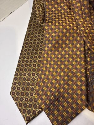 2 Corbatas de Seda Estampadas Hunter And Lords Dorado, Marrón Borgoña Foto 1 de 4