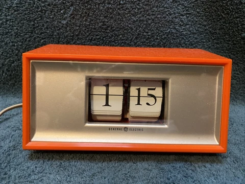 vintage ORANGE FLIP CLOCK 8114 MCM General Electric VERY CLEAN RARE Cover