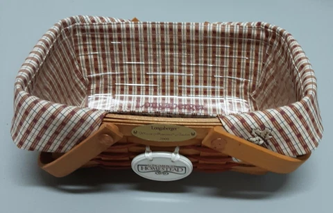 2000 Longaberger Woven Memories basket red trim w/liner, protector, tie-on Cover