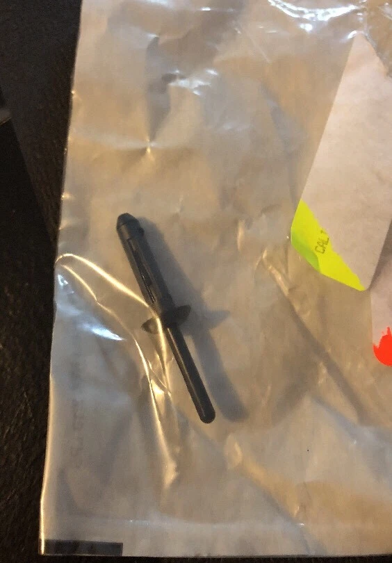 Заклепка молдинговая для кузова Crown Automotive 6506007AA подходит для Liberty Nitro Wrangler (JK) - Изображение 1 из 1