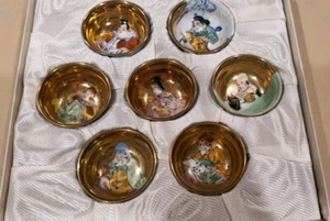 Set 7 Kutani ware Seven Lucky Gods sake Choko cups Showa Retro gold colored NIB - Picture 1 of 8
