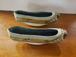 Pair of Antique Chinese Manchurian Embroidered Silk Floral Platform Shoes - Picture 1 of 10