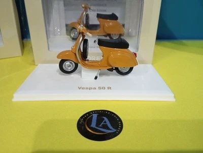 Moto Modellino VESPA 50 R 1969 POSITANO YELLOW scala 1:18 NOREV - Immagine 1 di 4
