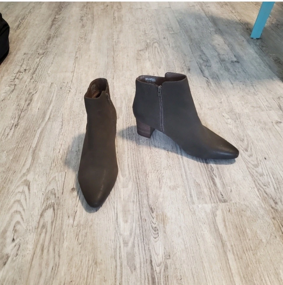 Botines Rockport Comfort espuma viscoelástica talla 9 gris cuero tacón bloque Foto 1 de 4