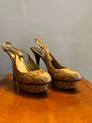 Plataformas GUESS by Marciano imitación piel de serpiente talla 6 Foto 1 de 4