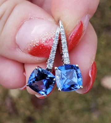 Серьги-капли из чистого 14-каратного белого золота с синим и белым сапфиром - Изображение 1 из 4