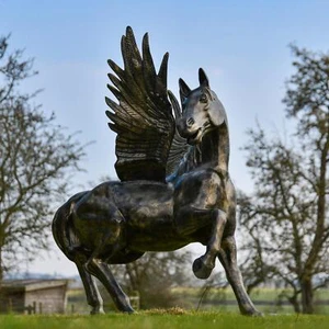 Deluxe Freestanding Pegasus Horse Garden Sculpture - Aluminium Outdoor Ornament - Picture 1 of 6