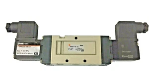 SMC VF5220-5D-02 5/2-Way 1/4" Pneumatic Directional Control Valve 24V DC - Picture 1 of 4