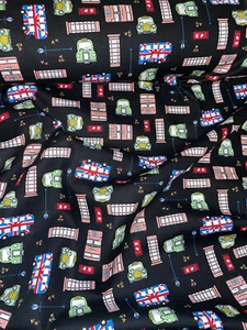 Autobús negro de 1 mtr Londres estampado 100% tela algodón. 45"" de ancho, artesanía, vestido - Imagen 1 de 4