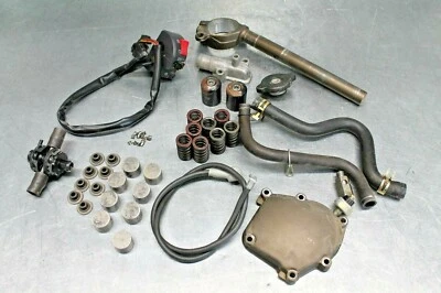 Bonito lote de 636 piezas Kawasaki Ninja ZX6R 2004 OEM usado Foto 1 de 4