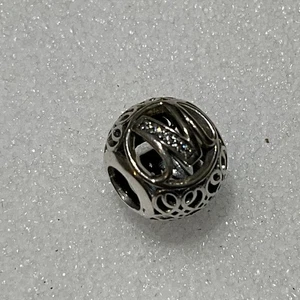 Pandora STERLINGSILBER ALE W CZ Initiale M ODER W Charm GRATIS SH - Bild 1 von 4