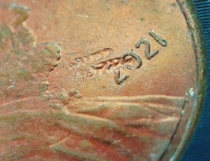2021 P Lincoln shield cent struck through grease error, obv strike thru penny - Picture 1 of 4