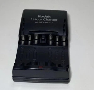 Kodak 1 Hour Class 2 Battery Charger AA or AAA Model K6200 - Picture 1 of 3