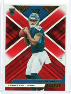 2022 Panini XR Malik Willis Base #103 Red /249 RC Rookie Titans - Foto 1 di 2