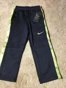 Nike Therma-Fit Fleece Lined Athletic Boys Sweat Pants BlackVolt 86B226-023 - Picture 1 of 4