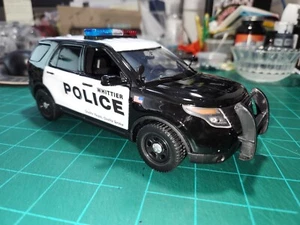 Whittier PD Custom Police Car with working Lights & Siren, 1/24 Scale - Picture 1 of 6