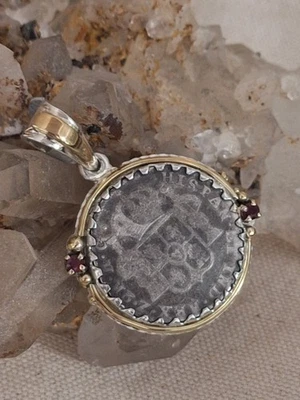 Authentic 1821 Spanish Colonial 2 Reales Coin. 14 K Gold And Fine Silver Pendant - Image 1 of 4
