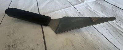 Pampered Chef #1166 Slice N Serve Pie Cake  Cutter Server Serrated No Cover - Image 1 of 3