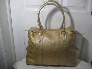 Bolso de hombro grande Fendi metálico de cuero granulado dorado amarillo - Imagen 1 de 24