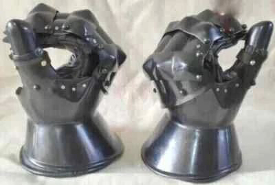 Guantelete gótico de acero medieval caballero cruzado Larp armadura guantes negros regalo Foto 1 de 4