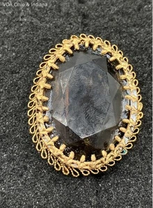 Amber Glass Center Stone Pin Brooch Made In Austria 1.5" Gold Tone Filigree - Picture 1 of 7