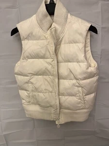 Women’s Old Navy Puffy Vest Lot Of 2 White And Black - Picture 1 of 18