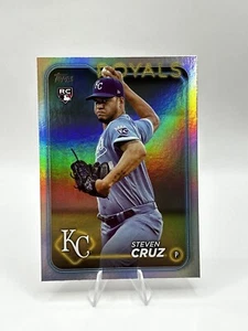 2024 Topps Series 2 #360 Steven Cruz Rainbow Foil Parallel Royals - Picture 1 of 2