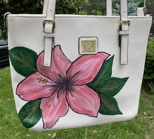 Upcycled Hand Painted Ann Klein White Faux Leather Purse Lion Logo Hibiscus - Picture 1 of 9