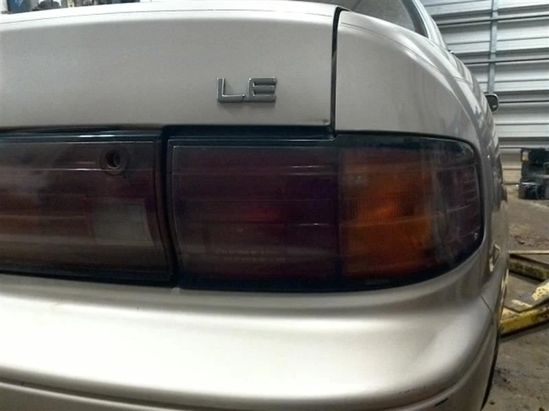 Luz trasera derecha pasajero cupé compatible con 92-94 CAMRY 10198930 Foto 1 de 4