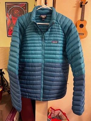 Patagonia Men's AlpLight Down Jacket Blue Mens Large FREE SHIPPING - Image 1 of 4