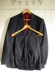 Herren PIERRE CARDIN SCHWARZ WOLLE ABEND SMOKINGS 40 R BRUSTUMFANG 34 TAILLE 27,5 BEIN - Bild 1 von 12
