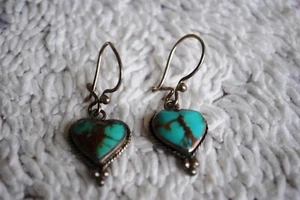 Pendientes colgantes perforados en forma de corazón turquesa marcados de plata 925 de colección - Imagen 1 de 5