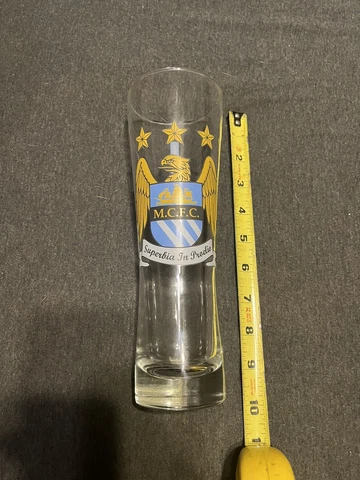 Manchester City M.C.F.C. "Superbia In Proelio" Large Beer Glass Football Soccer Cover