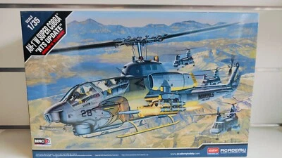 USMC AH-1W NTS Update Bell AH-1 SuperCobra modellino 1-35 elicottero militare - Immagine 1 di 2