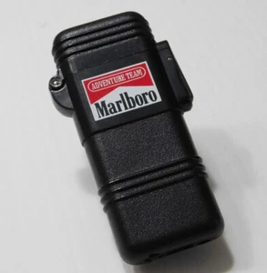 ACCENDINO BUTANO FLIP-TOP VINTAGE MARLBORO ADVENTURE TEAM - Foto 1 di 4