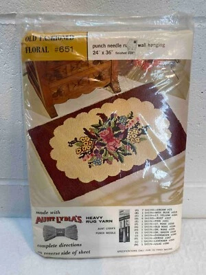 De colección Nuevo de Lote Antiguo Tía Lydia Alfombra Patrón Punzón Kit #651 Antiguo Floral 24" x 36" Foto 1 de 4