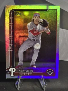 2025 Topps Serie 1 Bryson Stott #147 Rainbow Foil - Philadelphia Phillies - Imagen 1 de 2