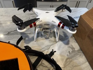 DJI Phantom P330D & DJ6 Transmitter with storage case and accessories, flies, AT - Picture 1 of 7