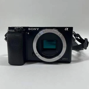 Sony A 6000 24.3MP Full Frame Interchangeable Lens Camera - Picture 1 of 7